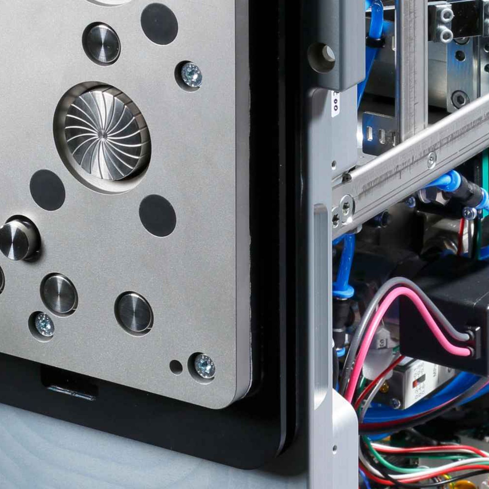 Showcase_full_system_interior view