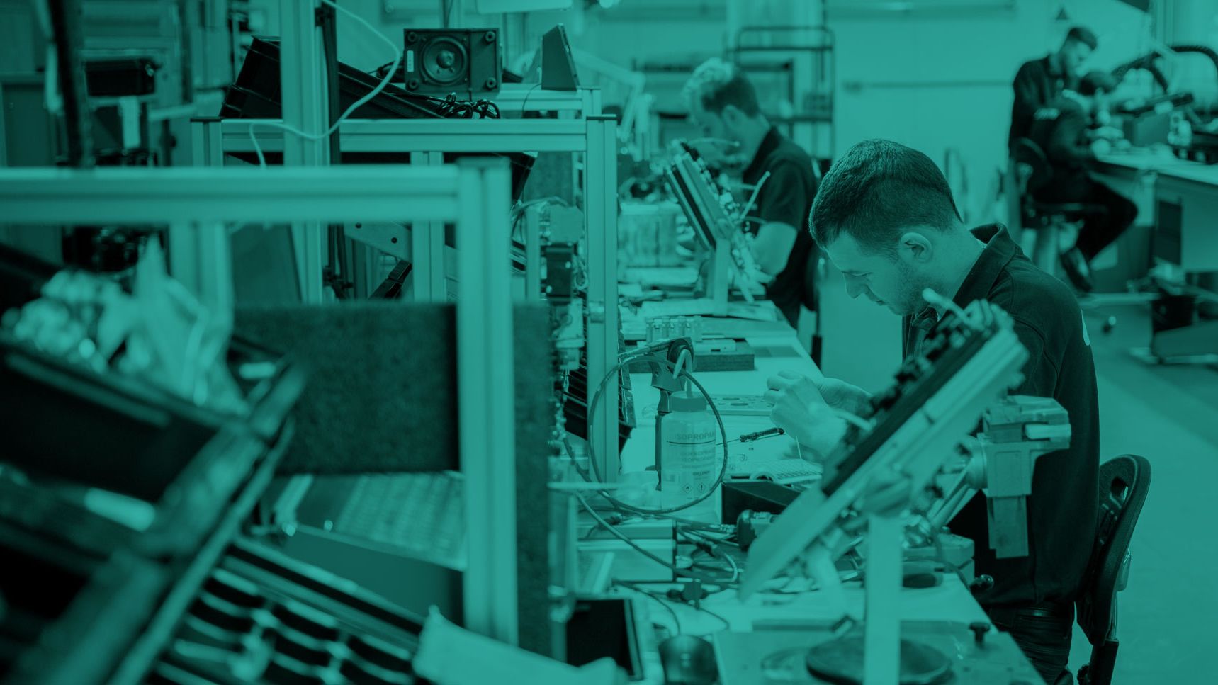 Male_technician_production_line_overview