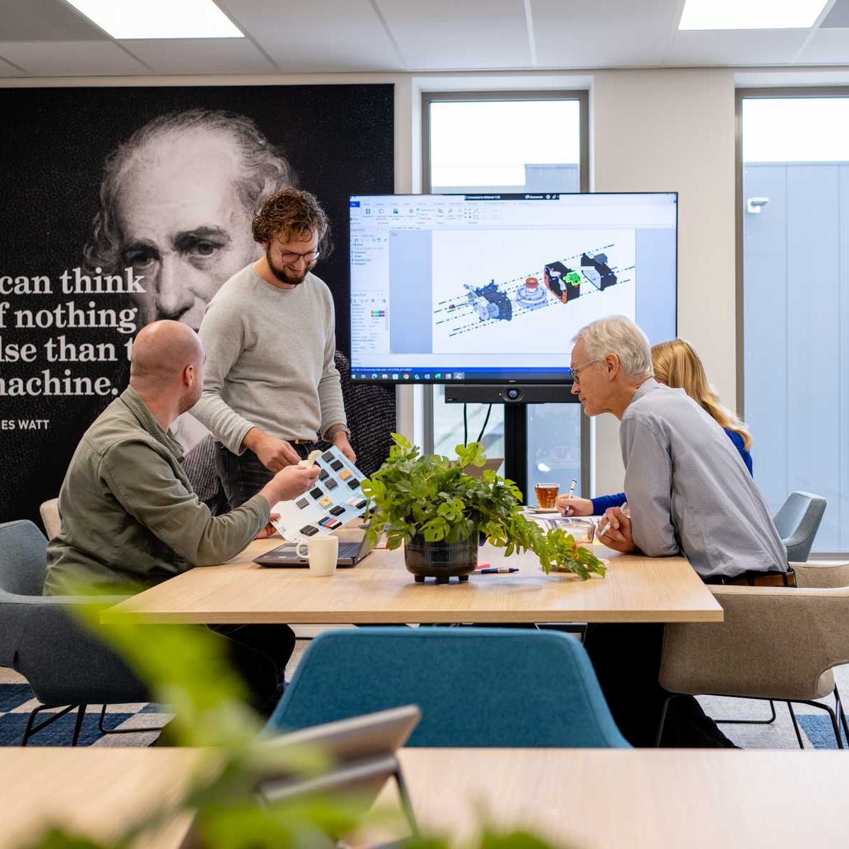 colleagues_meeting_room_product_choices